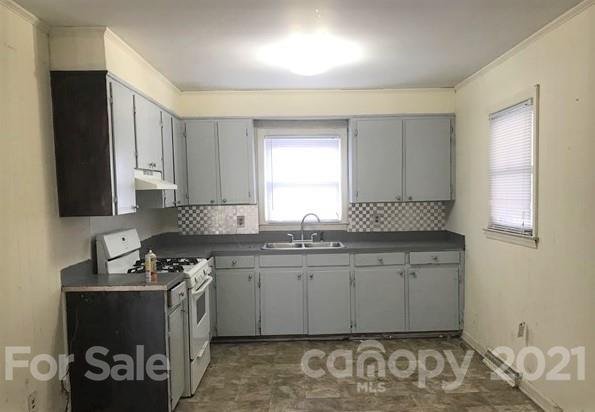 Property image 2 at 2304 Woodleaf Drive, Gastonia, NC 28052