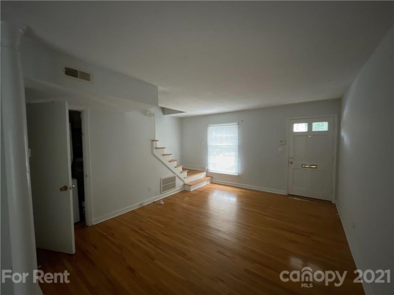 Property image 2 at 926 Hollywood Street, Charlotte, NC 28211