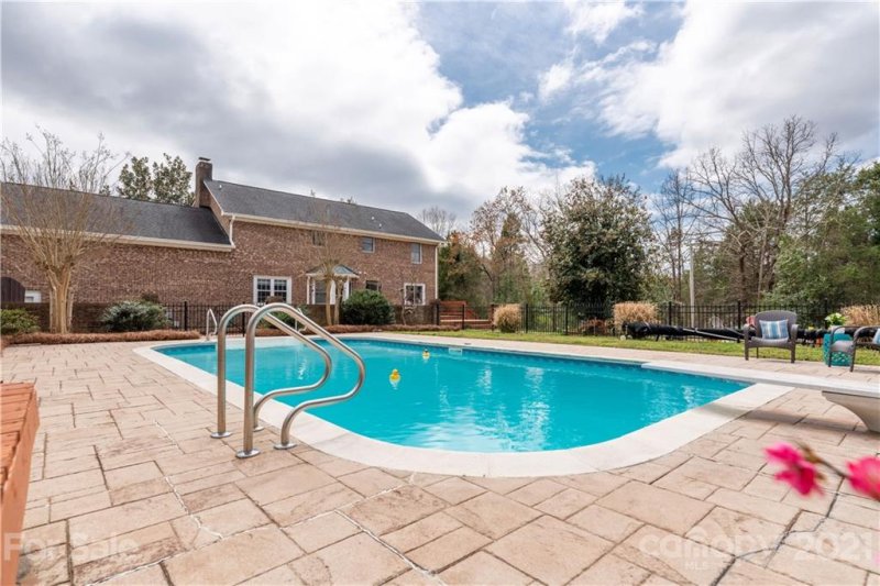 Property image 2 at 800 Towncreek Place, Concord, NC 28025