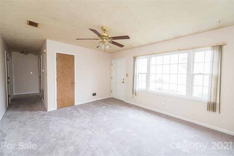 Property image 3 at 1101 13th Street, Conover, NC 28613