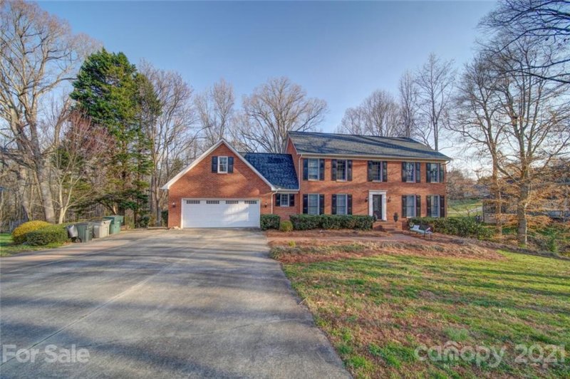 Property image 2 at 3446 Thoroughbred Court, Gastonia, NC 28056