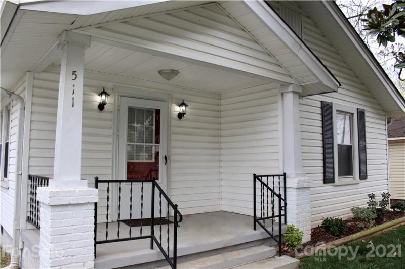 Property image 3 at 511 N Morehead Street, Gastonia, NC 28054