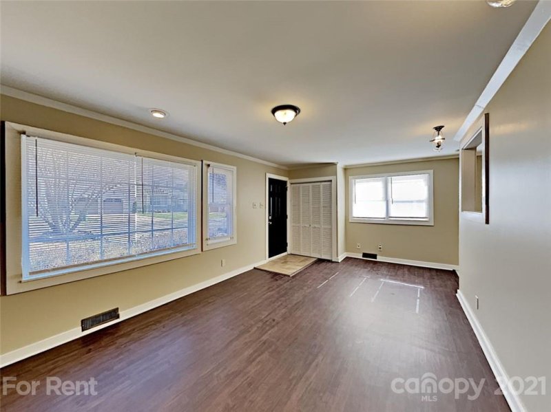 Property image 3 at 314 Hartford Avenue, Charlotte, NC 28209