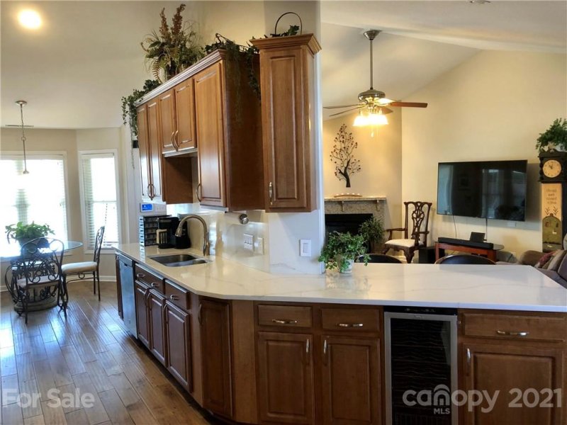 Property image 3 at 6 Slosman Drive, Asheville, NC 28806