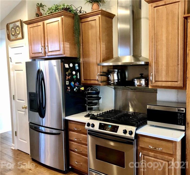 Property image 5 at 6 Slosman Drive, Asheville, NC 28806