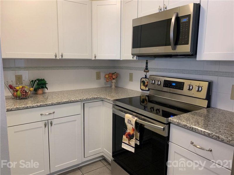Property image 4 at 803 Swearngan Ridge Court, Charlotte, NC 28216
