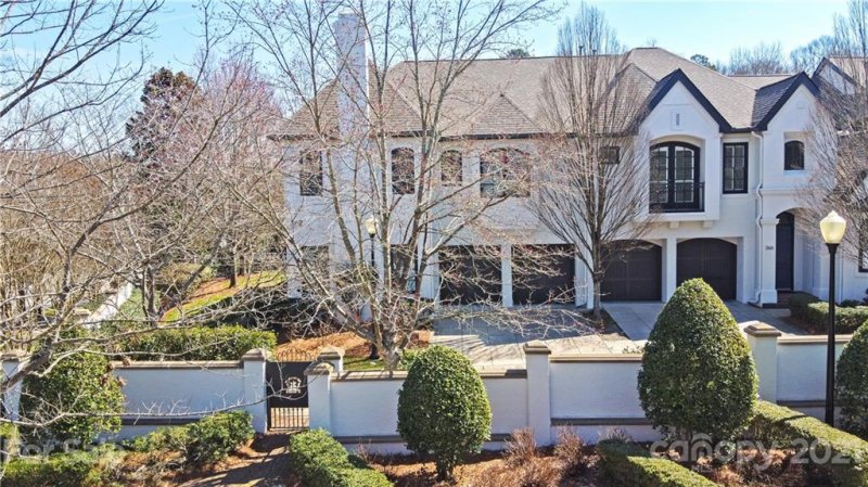 Property image 3 at 370 Wendover Heights Circle, Charlotte, NC 28211