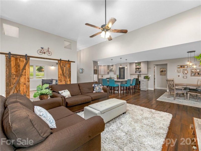 Property image 4 at 412 Comet Drive, Hendersonville, NC 28791