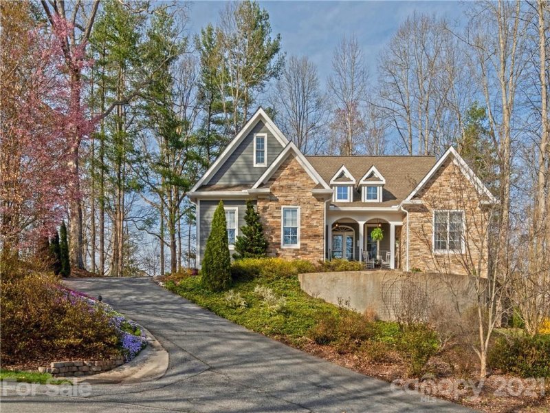 Property image 2 at 69 Benhurst Court, Hendersonville, NC 28791