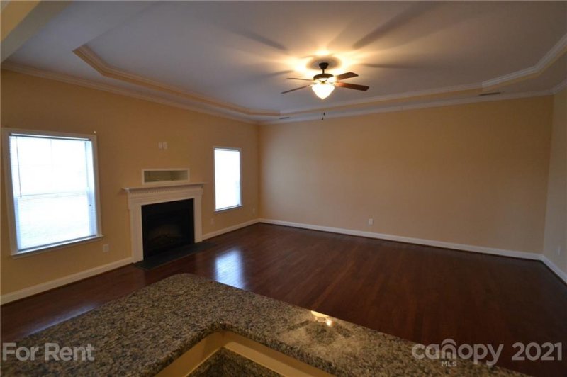 Property image 3 at 7537 Deer Track Drive, Denver, NC 28037