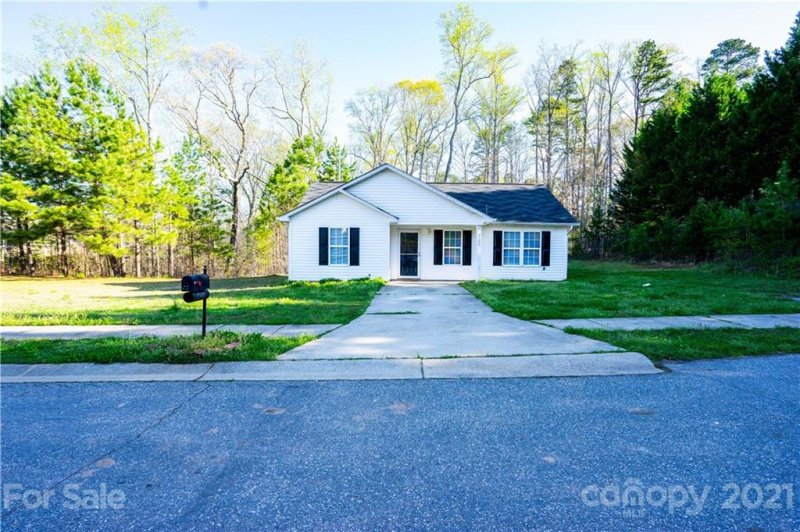 Property image 2 at 2300 Gelsinger Avenue, Bessemer City, NC 28016