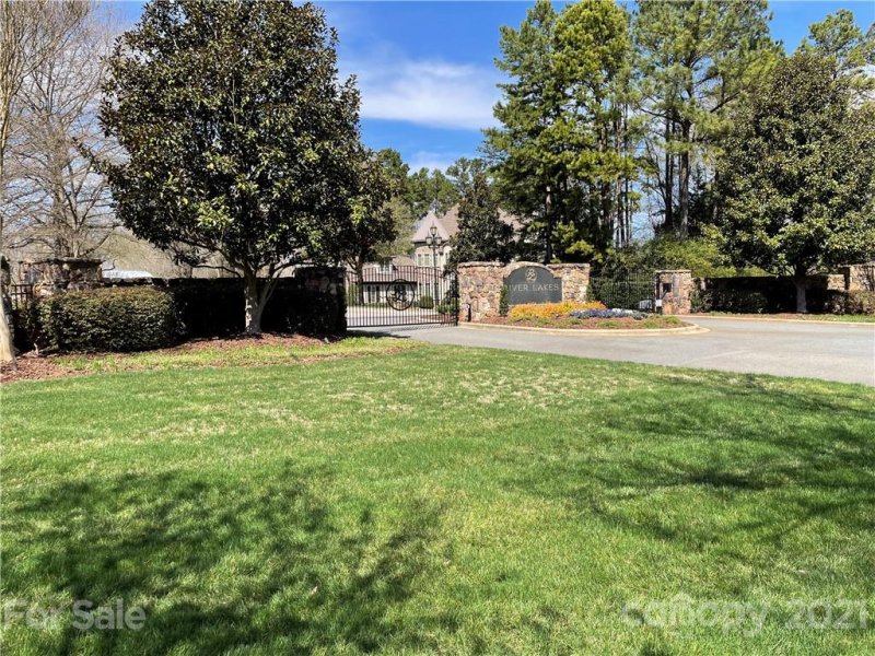 Property image 4 at 8109 Bayview Lane, Belmont, NC 28012