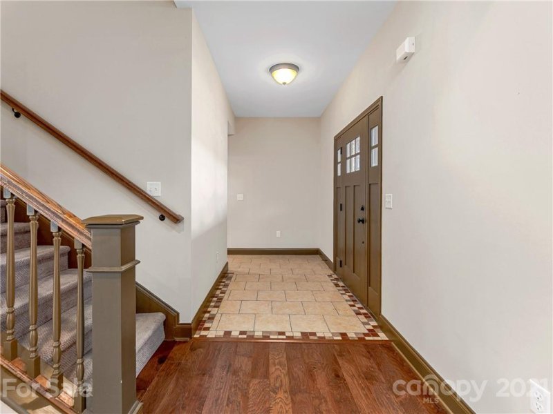 Property image 4 at 10 Verano Court, Asheville, NC 28806