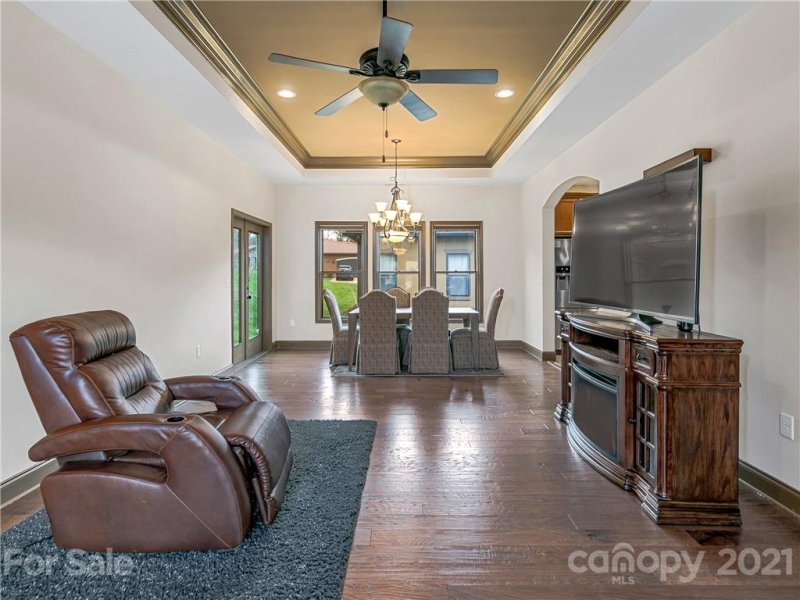 Property image 5 at 10 Verano Court, Asheville, NC 28806