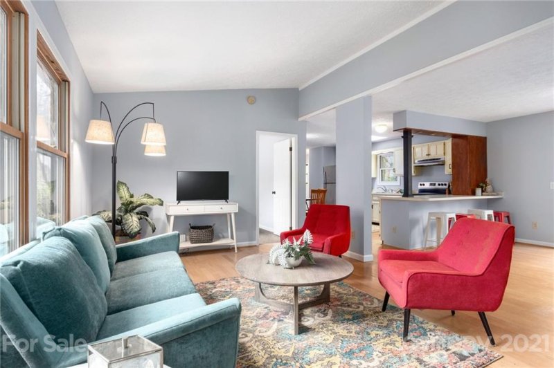 Property image 5 at 45 Mauricet Lane, Asheville, NC 28806