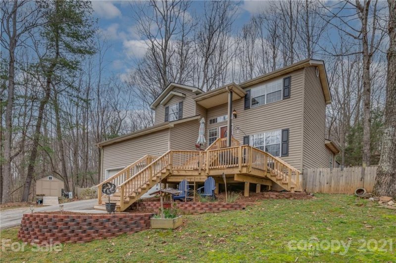 Property image 3 at 9 Rosemary Trail, Flat Rock, NC 28731