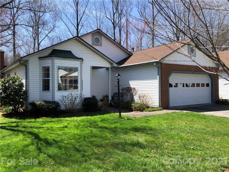 Property image 2 at 306 Somerton Court, Hendersonville, NC 28791