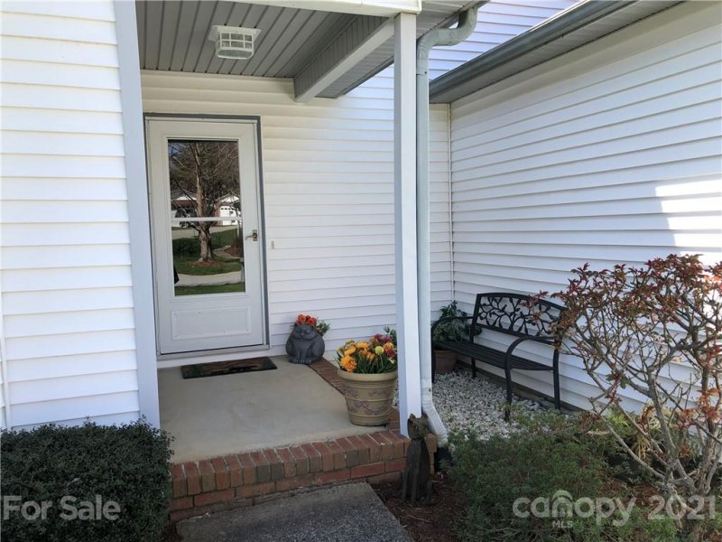 Property image 3 at 306 Somerton Court, Hendersonville, NC 28791