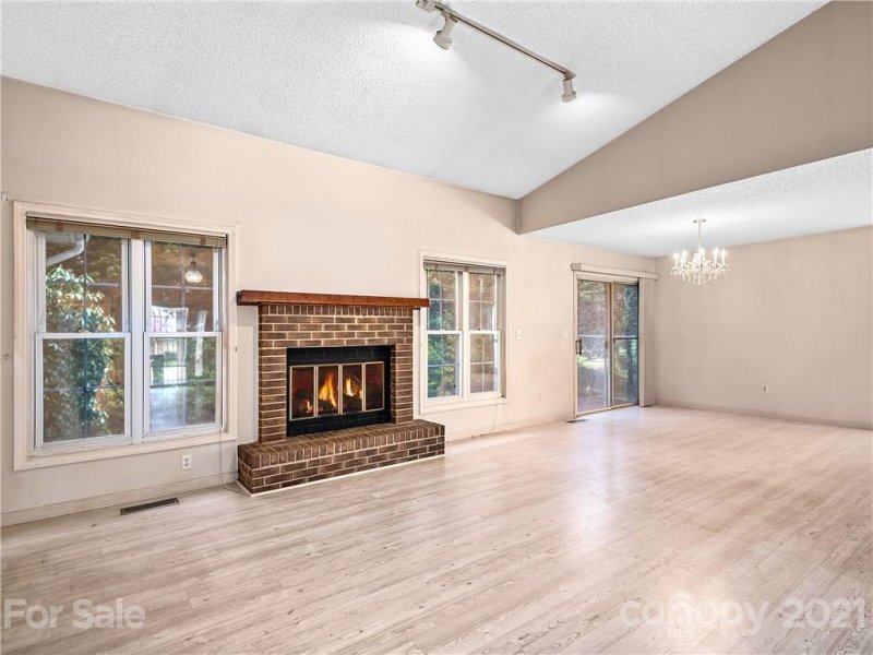 Property image 3 at 3 Gatehouse Court, Asheville, NC 28803