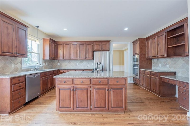 Property image 4 at 11429 Sir Francis Drake Drive, Charlotte, NC 28277