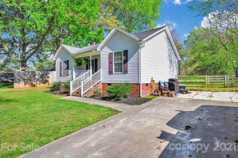 Property image 2 at 110 Eighth Street, York, SC 29745