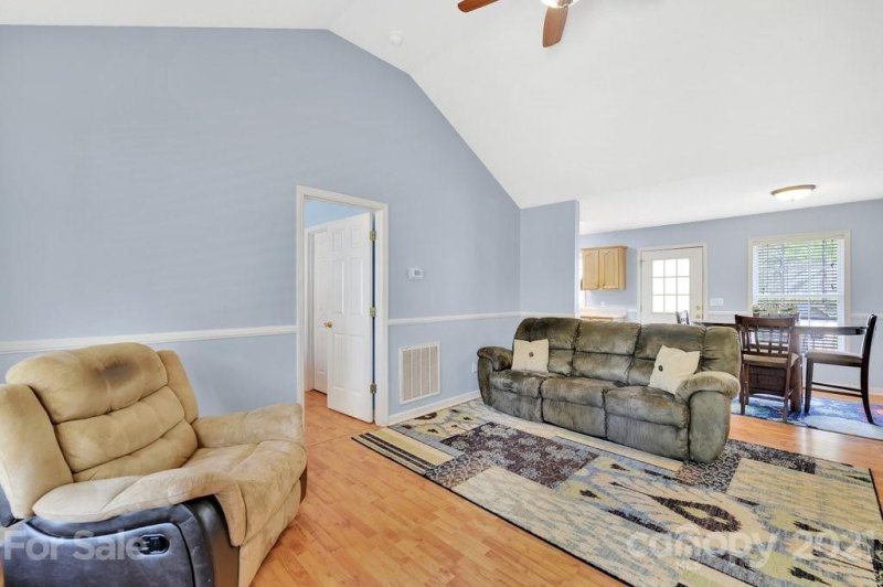 Property image 5 at 110 Eighth Street, York, SC 29745