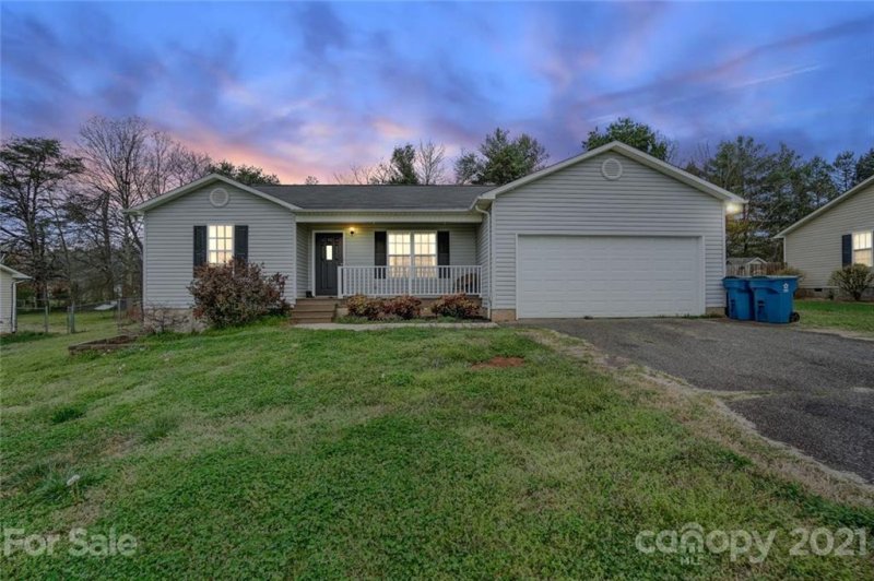 Property image 2 at 2022 Rocketts Way, Newton, NC 28658