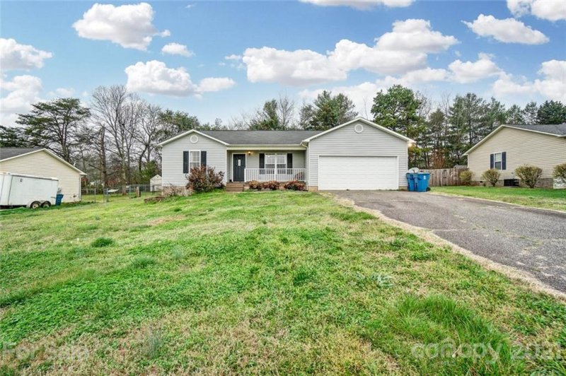 Property image 3 at 2022 Rocketts Way, Newton, NC 28658