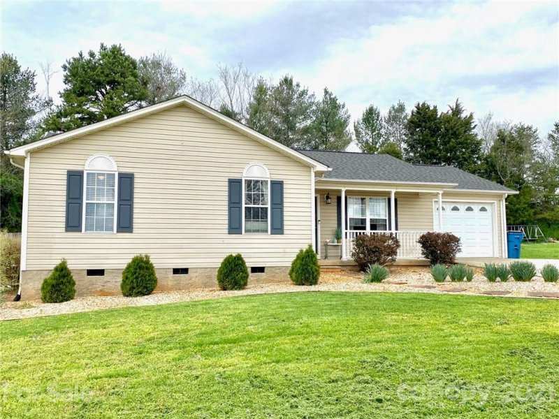 Property image 2 at 2030 Rocketts Way, Newton, NC 28658