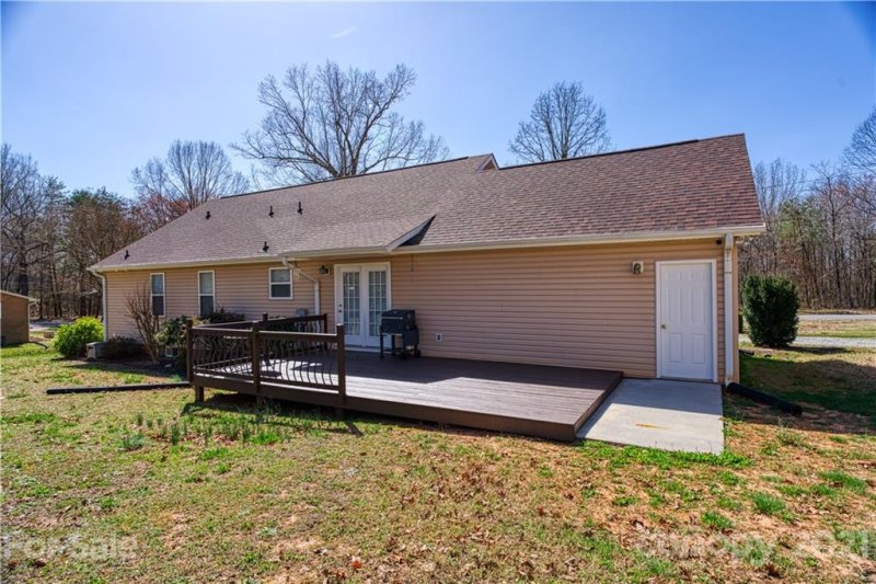 Property image 3 at 3989 Countryside Lane, Claremont, NC 28610