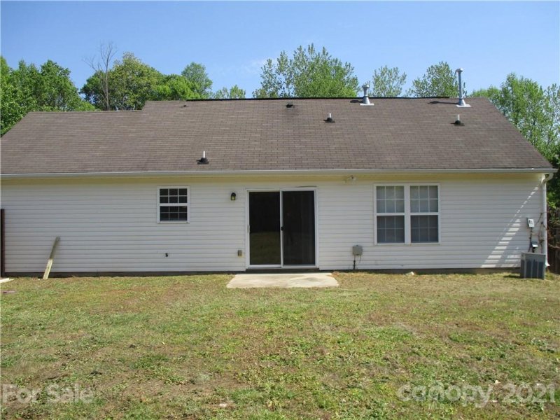 Property image 2 at 5523 Stone Bluff Court, Charlotte, NC 28214