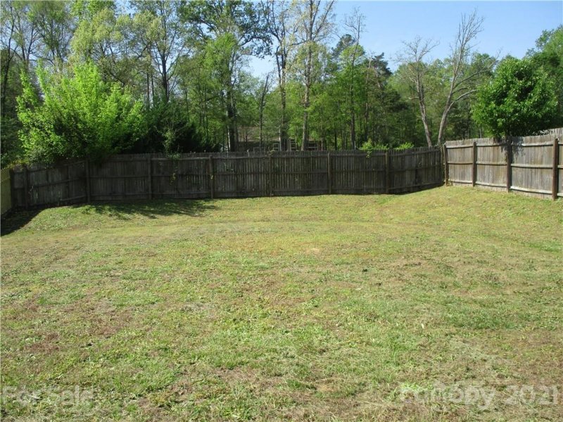 Property image 3 at 5523 Stone Bluff Court, Charlotte, NC 28214