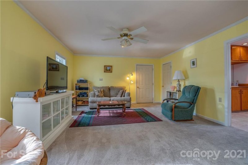 Property image 2 at 320 Glover Street, Hendersonville, NC 28792