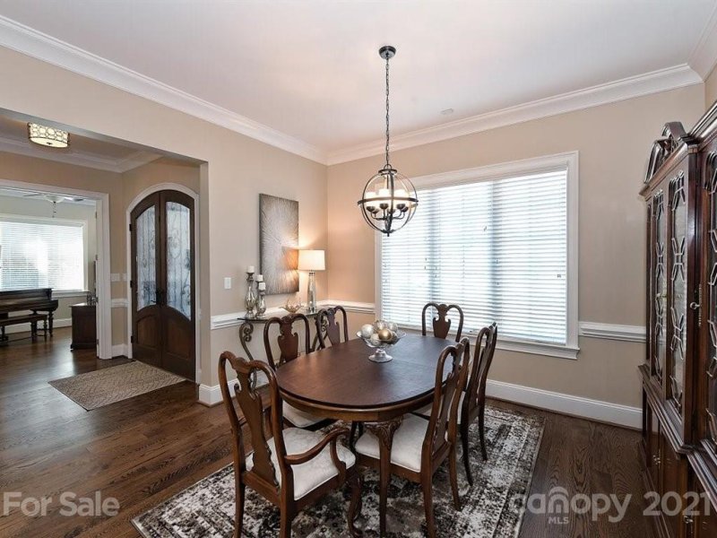 Property image 3 at 913 Dacavin Drive, Charlotte, NC 28226