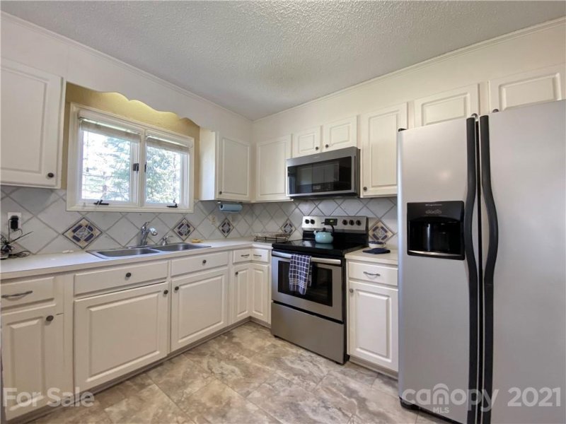 Property image 5 at 3240 15th Street, Hickory, NC 28601