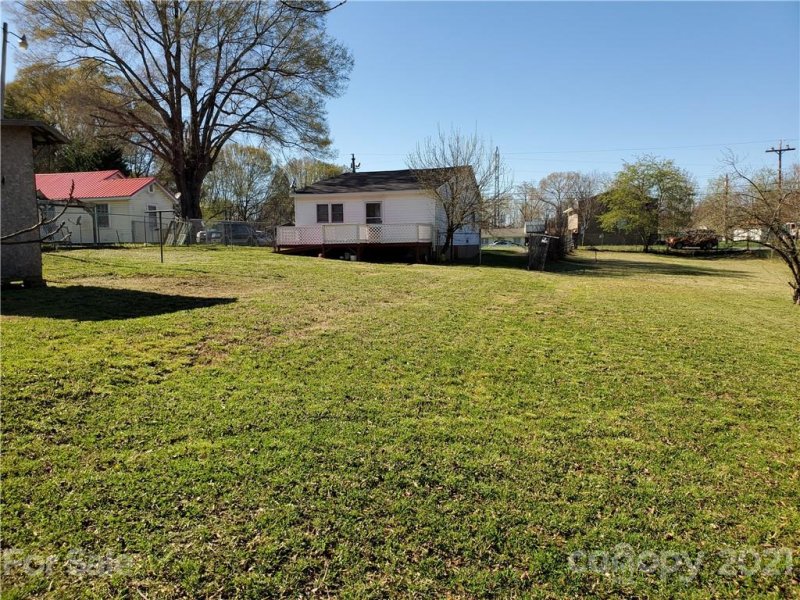Property image 4 at 1024 Catawba Street, Lincolnton, NC 28092