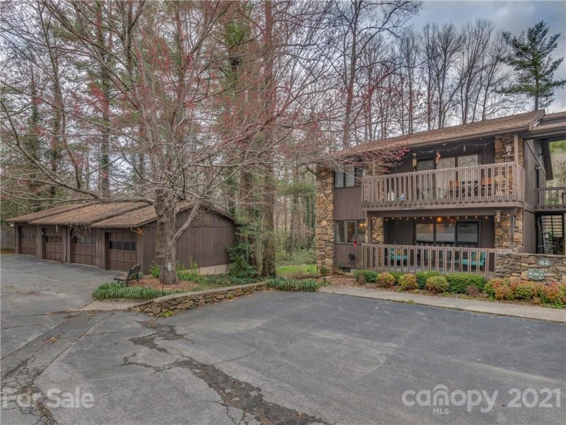 Property image 3 at 64 Maxine Lane, Hendersonville, NC 28739