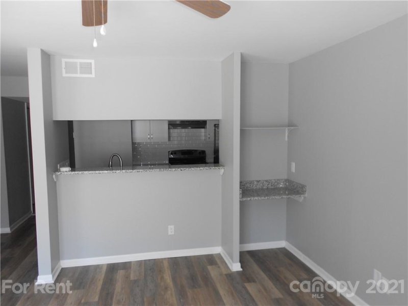 Property image 2 at 8021 Cedar Glen Drive, Charlotte, NC 28212