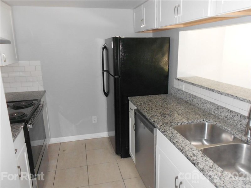 Property image 3 at 8021 Cedar Glen Drive, Charlotte, NC 28212