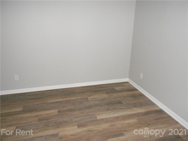 Property image 4 at 8021 Cedar Glen Drive, Charlotte, NC 28212