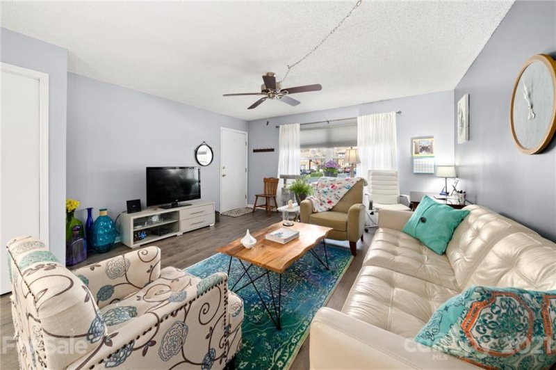 Property image 3 at 27 Capri Lane, Hendersonville, NC 28791