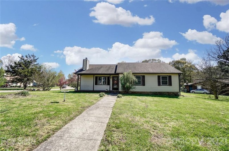 Property image 2 at 1901 Ranchwood Drive, Charlotte, NC 28217