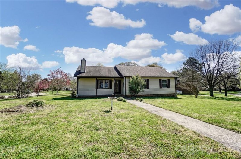 Property image 3 at 1901 Ranchwood Drive, Charlotte, NC 28217