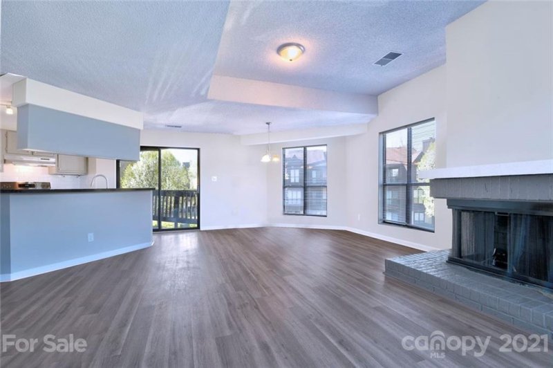 Property image 4 at 8121 Cedar Glen Drive, Charlotte, NC 28212