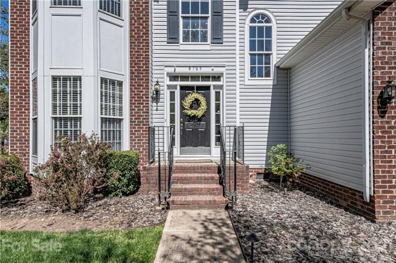 Property image 2 at 8709 Huntland Court, Charlotte, NC 28277
