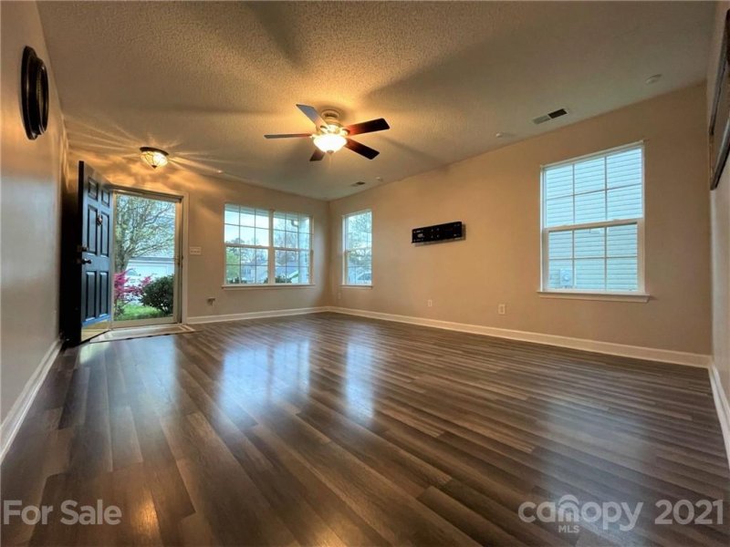 Property image 4 at 1409 Summer Coach Drive, Charlotte, NC 28216