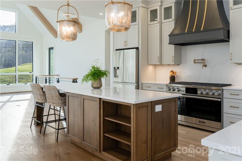 Property image 4 at 165 Robinhood Road, Asheville, NC 28804