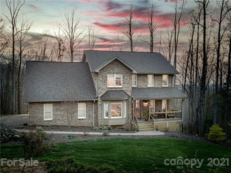 Property image 3 at 113 Stonecrest Drive, Asheville, NC 28803