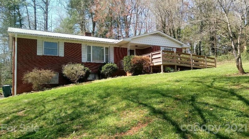 Property image 3 at 1307 9th Avenue, Conover, NC 28613