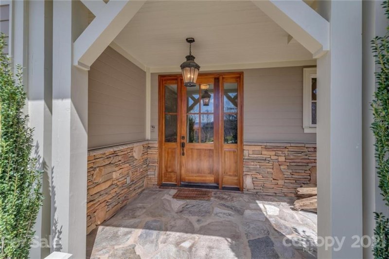 Property image 3 at 315 Crossvine Trail, Hendersonville, NC 28739